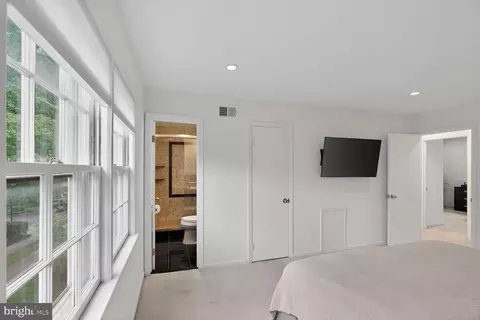 Bedroom - 7024 Alicent Pl, Mclean, VA 22101 photo 5 of 11
