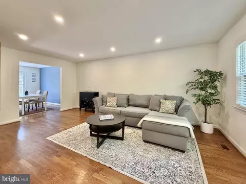 Living - 7024 Alicent Pl, Mclean, VA 22101 photo 1 of 2