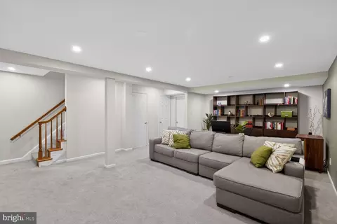 Living - 7024 Alicent Pl, Mclean, VA 22101 photo 2 of 2