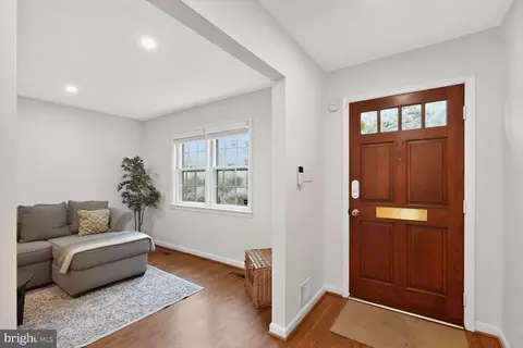 Entry Way - 7024 Alicent Pl, Mclean, VA 22101 photo 1 of 3