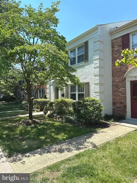 Exterior - 7024 Alicent Pl, Mclean, VA 22101 photo 7 of 18