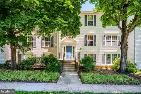 7717 Inversham Dr #116, Falls Church, VA 22042