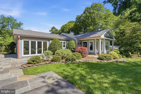 11744 Stuart Mill Rd, Oakton, VA 22124
