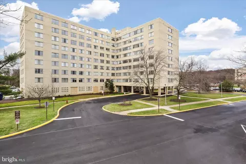6641 Wakefield Dr #703, Alexandria, VA 22307