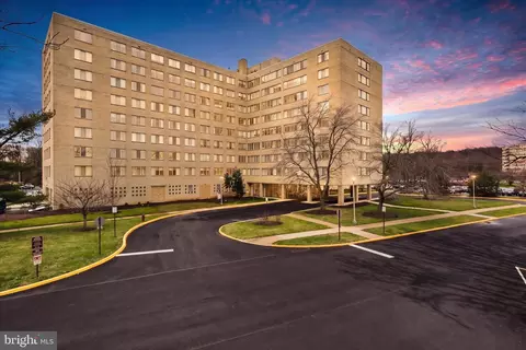 6641 Wakefield Dr #703, Alexandria, VA 22307