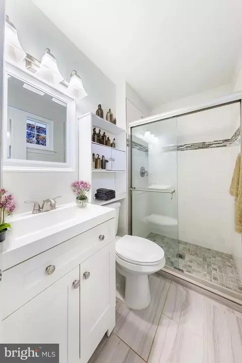 Bath - 6800 Quebec Ct, Springfield, VA 22152 photo 3 of 3