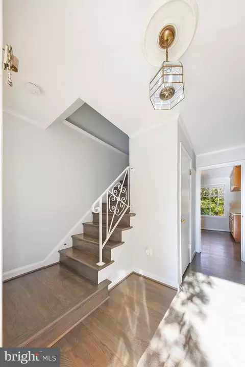 Entry Way - 6800 Quebec Ct, Springfield, VA 22152 photo 3 of 4