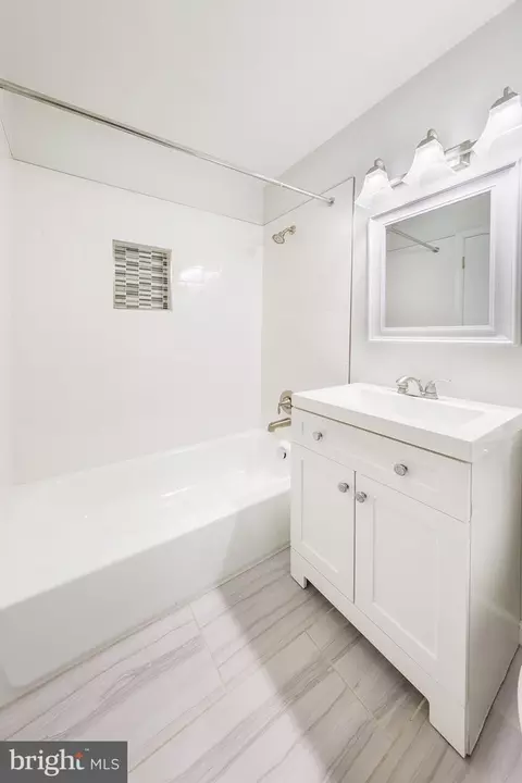 Bath - 6800 Quebec Ct, Springfield, VA 22152 photo 2 of 3