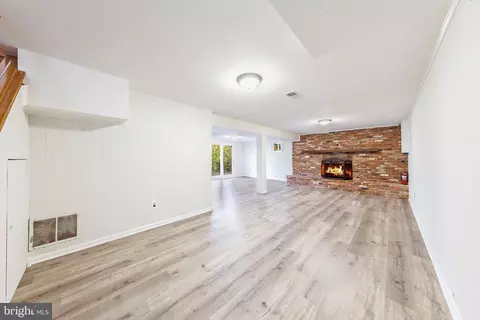 Living - 6800 Quebec Ct, Springfield, VA 22152 photo 6 of 8