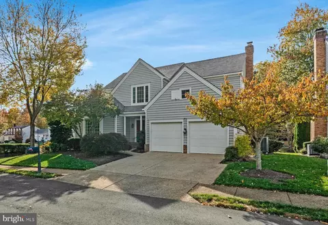9733 Hidden Valley Rd, Vienna, VA 22181