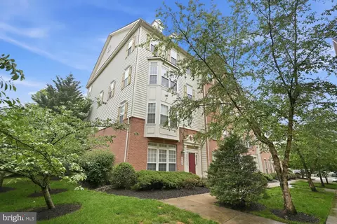 5645 Harrington Falls Ln #B, Alexandria, VA 22312