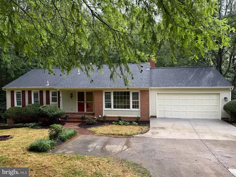 7937 Saint George Ct, Springfield, VA 22153