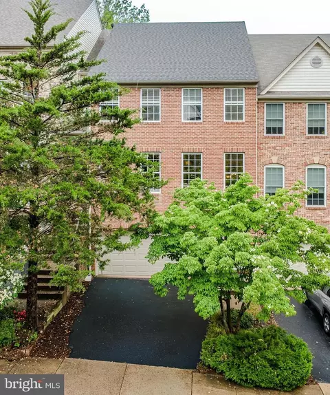 4172 Vernoy Hills Rd, Fairfax, VA 22033