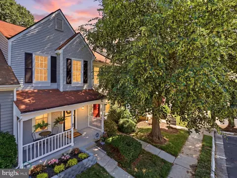 6324 Chimney Wood Ct, Alexandria, VA 22306