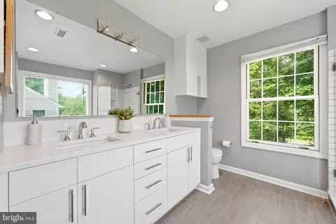 Bath - 7506 Irene Ct, Springfield, VA 22153 photo 2 of 6
