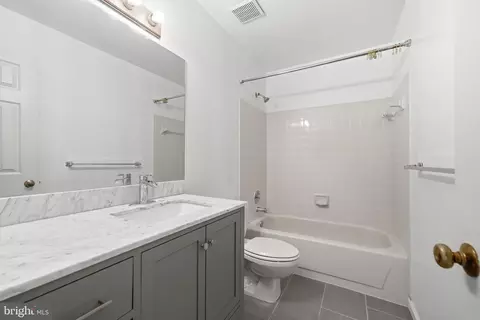 Bath - 7506 Irene Ct, Springfield, VA 22153 photo 5 of 6