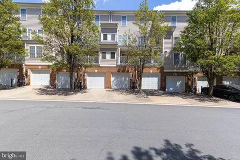 4457 B Beacon Grove Cir #705B, Fairfax, VA 22033