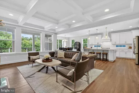 6213 Mcconnell Ln, Springfield, VA 22152