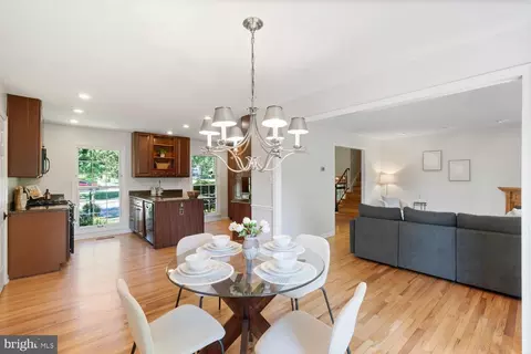 Dining - 9501 Wallingford Dr, Burke, VA 22015 photo 2 of 2