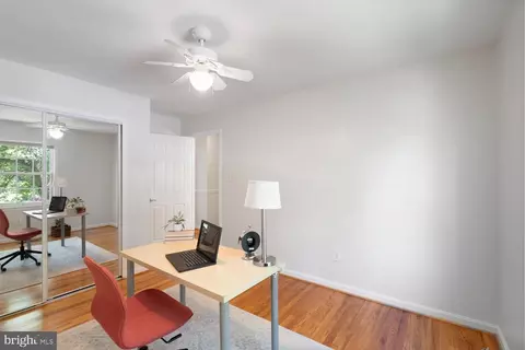 Bedroom - 9501 Wallingford Dr, Burke, VA 22015 photo 4 of 5
