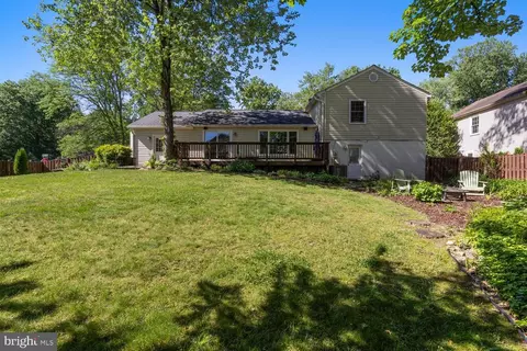 Exterior - 9501 Wallingford Dr, Burke, VA 22015 photo 2 of 12