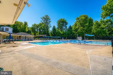Exterior - 9501 Wallingford Dr, Burke, VA 22015 photo 11 of 12