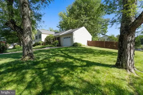Exterior - 9501 Wallingford Dr, Burke, VA 22015 photo 9 of 12
