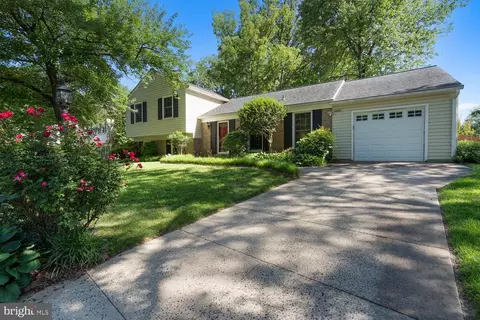 Exterior - 9501 Wallingford Dr, Burke, VA 22015 photo 10 of 12