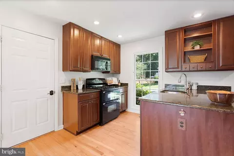 Kitchen - 9501 Wallingford Dr, Burke, VA 22015 photo 2 of 3