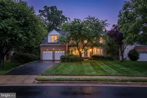 2507 Tatnuck Ct, Herndon, VA 20171