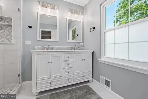 Bath - 7601 Cervantes Ct, Springfield, VA 22153 photo 3 of 5