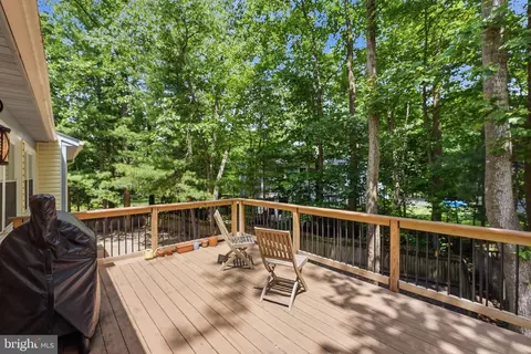 Exterior - 7601 Cervantes Ct, Springfield, VA 22153 photo 3 of 7