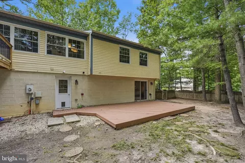 Exterior - 7601 Cervantes Ct, Springfield, VA 22153 photo 6 of 7