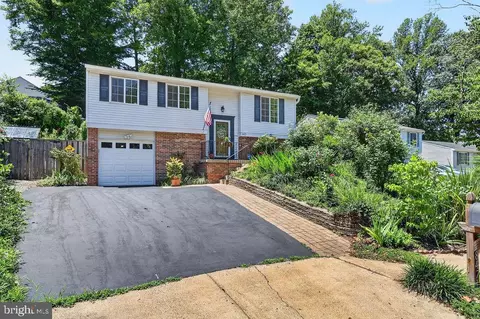 8471 Great Lake Ln, Springfield, VA 22153