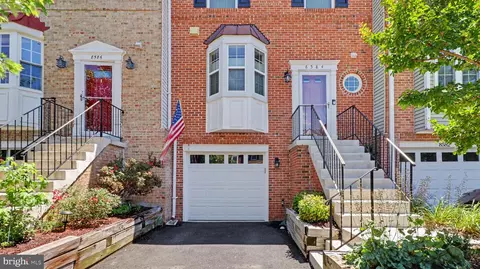 8584 Enochs Dr, Lorton, VA 22079