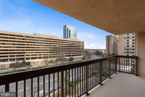 3713 S George Mason Dr #810, Falls Church, VA 22041