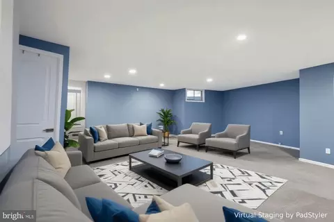 Living - 7265 Kousa Ln, Springfield, VA 22152 photo 2 of 2