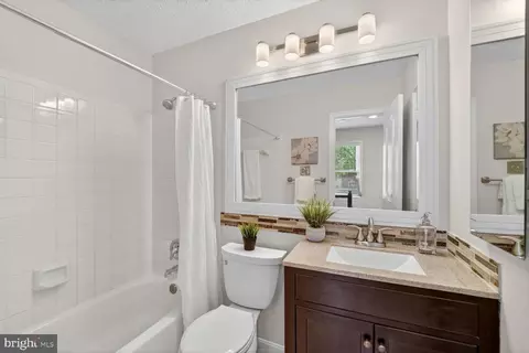 Bath - 7265 Kousa Ln, Springfield, VA 22152 photo 3 of 3