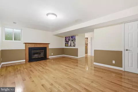 Living - 1609 Oak Spring Way, Reston, VA 20190 photo 8 of 10