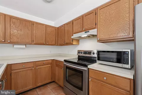 Kitchen - 1609 Oak Spring Way, Reston, VA 20190 photo 2 of 3