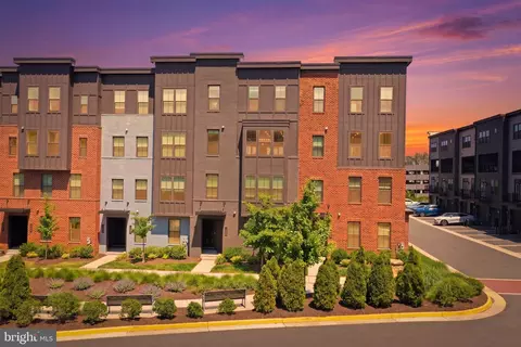 12887 Sunrise Ridge Aly, Herndon, VA 20171