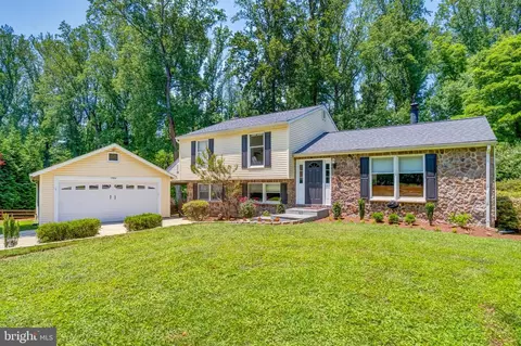 11926 Appling Valley Rd, Fairfax, VA 22030
