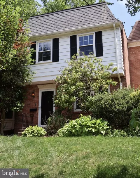 1565 Brookshire Ct, Reston, VA 20190
