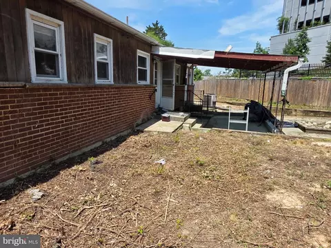 6501 Terry Dr, Springfield, VA 22150 photo 4
