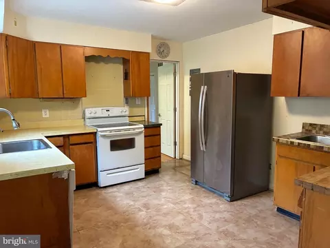 6501 Terry Dr, Springfield, VA 22150 photo 4