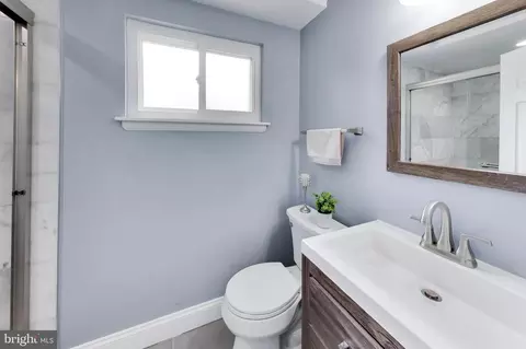 Bath - 7107 Healy Dr, Springfield, VA 22150 photo 2 of 3