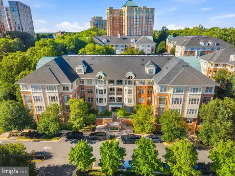 1860 Stratford Park Pl #103, Reston, VA 20190