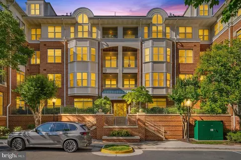 1860 Stratford Park Pl #103, Reston, VA 20190