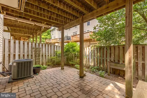 Exterior - 9151 Silvershadow Ct, Lorton, VA 22079 photo 4 of 6