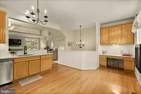Kitchen - 9151 Silvershadow Ct, Lorton, VA 22079 photo 3 of 3